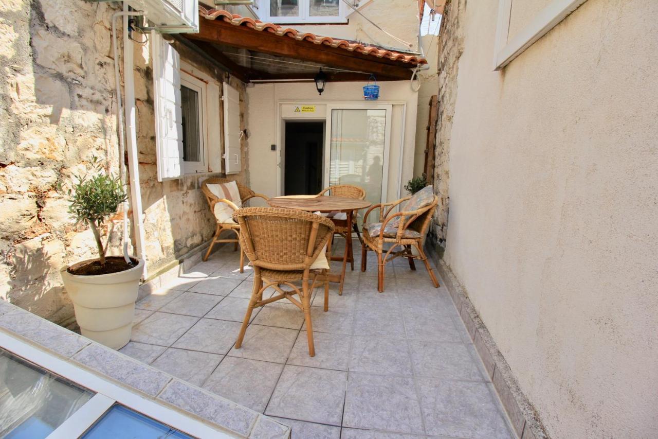 Town House In The Centre Of Historic Trogir Exterior foto