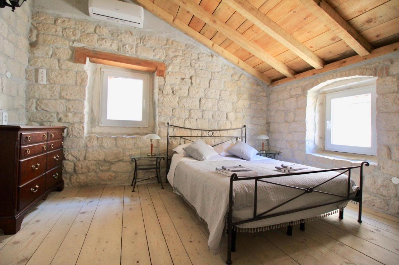 Town House In The Centre Of Historic Trogir Exterior foto